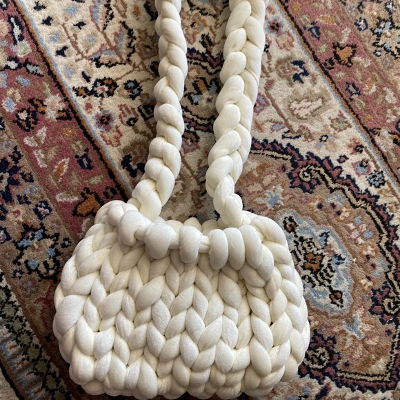 Handmade Chunky Bag in White Knit Yarn Hand Knitting Yarns - Picture 7 of 12